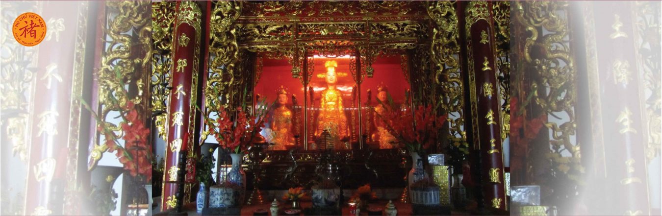 Nội điện đền thờ — sơn son thếp vàng